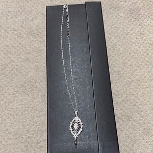 Elegant Silver Pendant Necklace